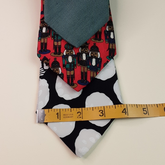 3 Vintage Silk Ties - Picture 5 of 5